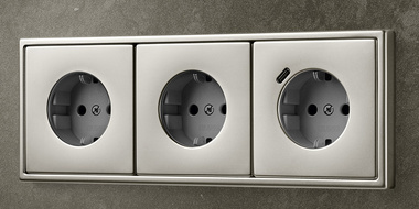 SCHUKO® Steckdosen mit USB bei Elektro Hetz GmbH in Kulmbach