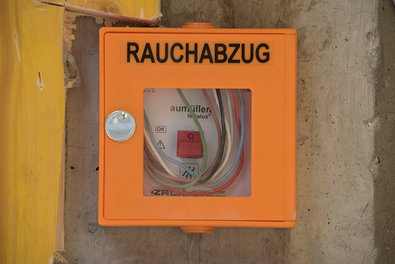 Rauchwärme­abzug bei Elektro Hetz GmbH in Kulmbach